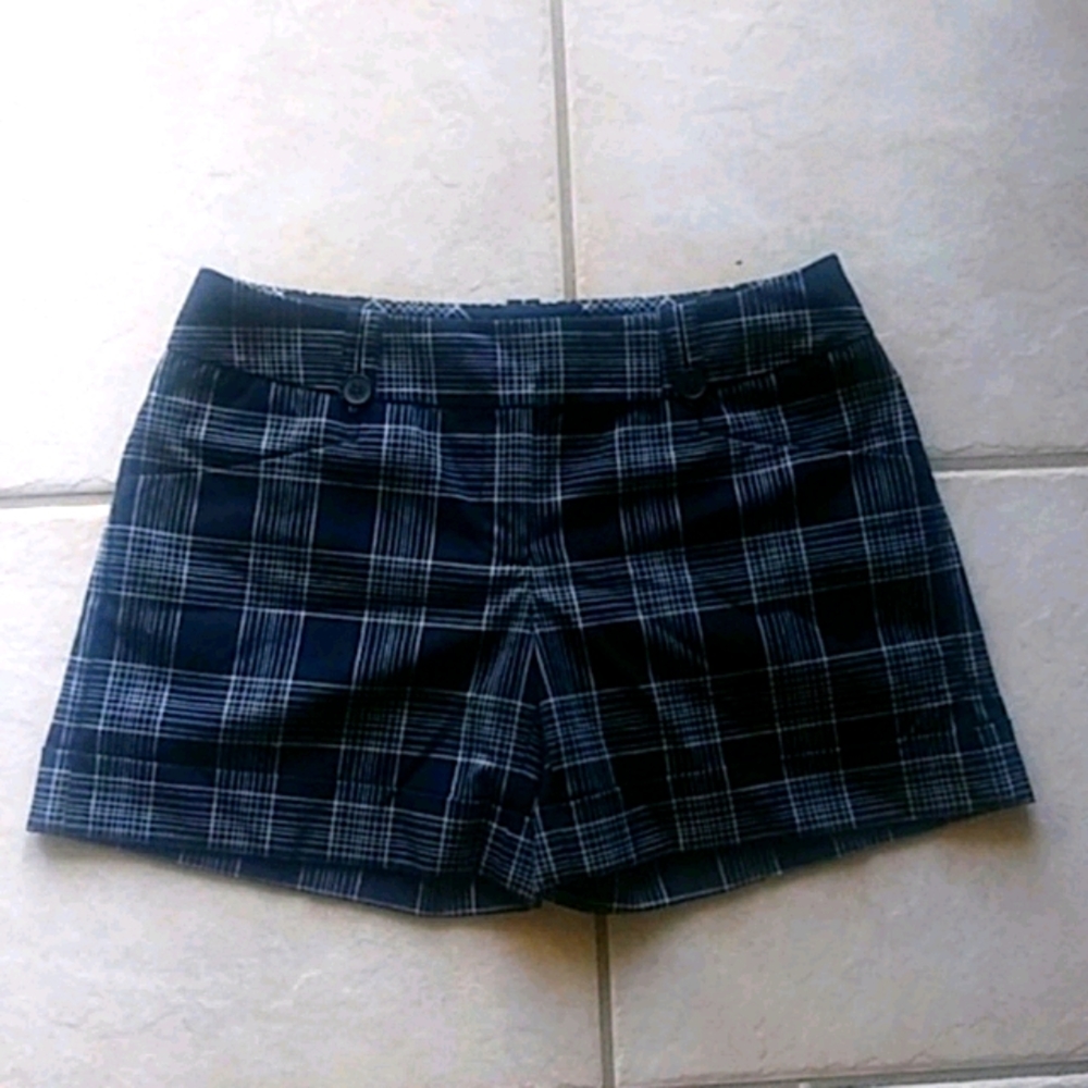 Trixie + lulu plaid navy shorts.